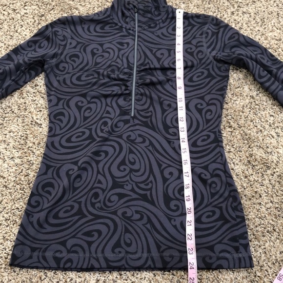 Athleta Half Zip Pullover Size XXS Black Gray Swirl Print - Picture 6 of 9